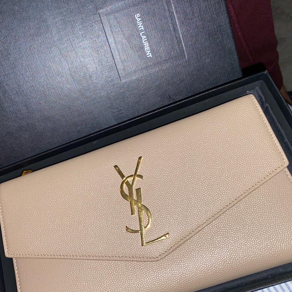 YVES SAINT LAURENT CLASSIC MONOGRAM NUDE CLUTCH WITH GOLD HARDWARE